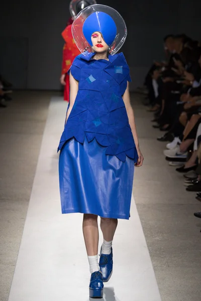 Look 15